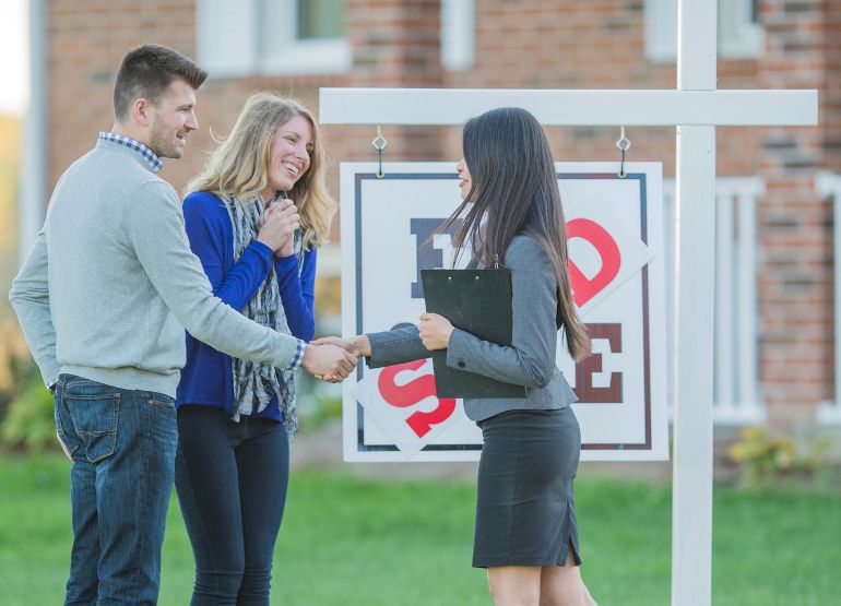 Real Estate Trends 2023: Selling A Home With A Realtor